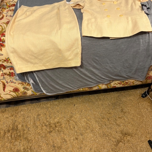 Le Suit skirt Set - Picture 3 of 8